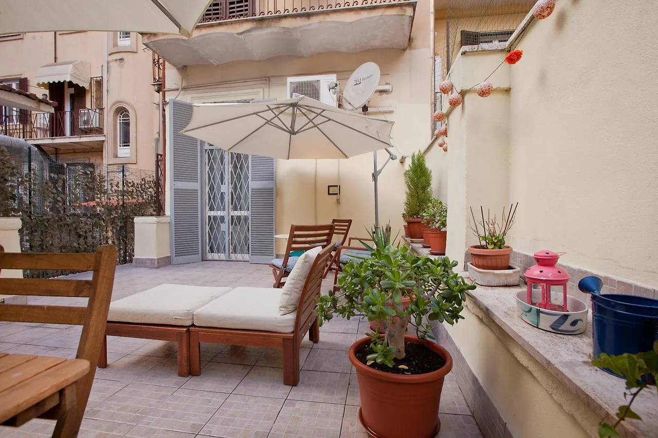 Hostella Female Only Roma 0*,  Italia