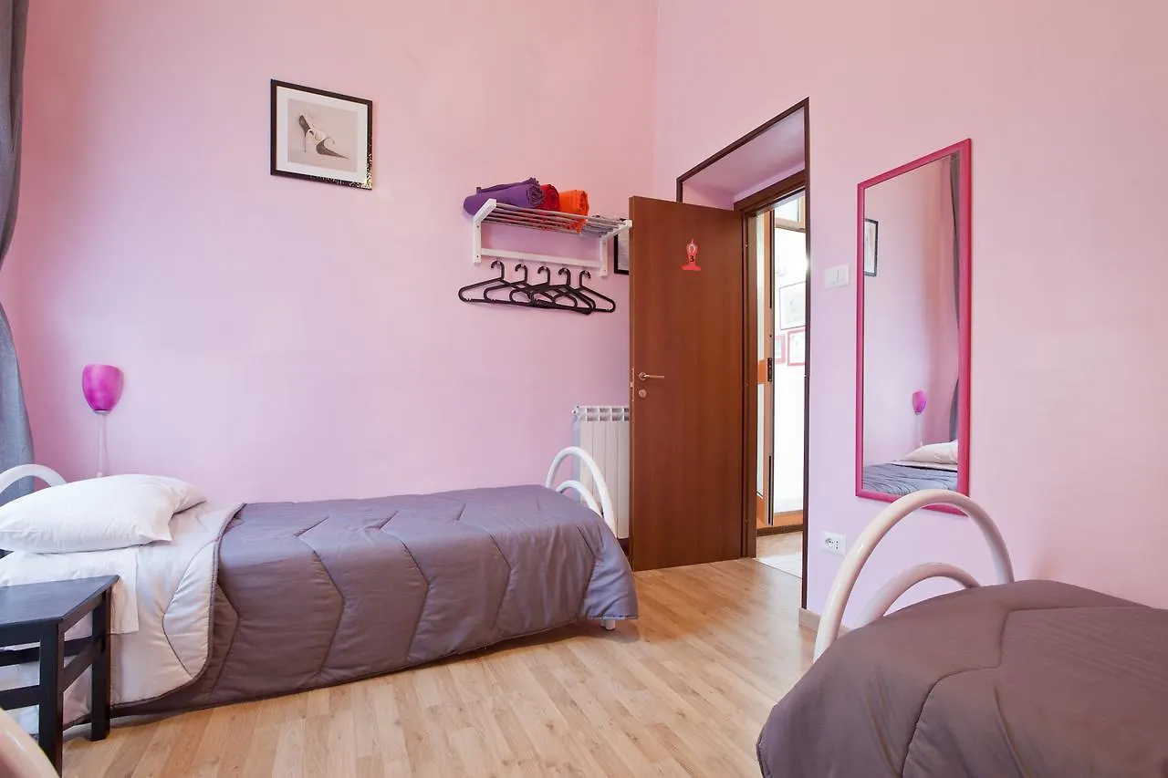 بيت شباب روما Hostella Female Only